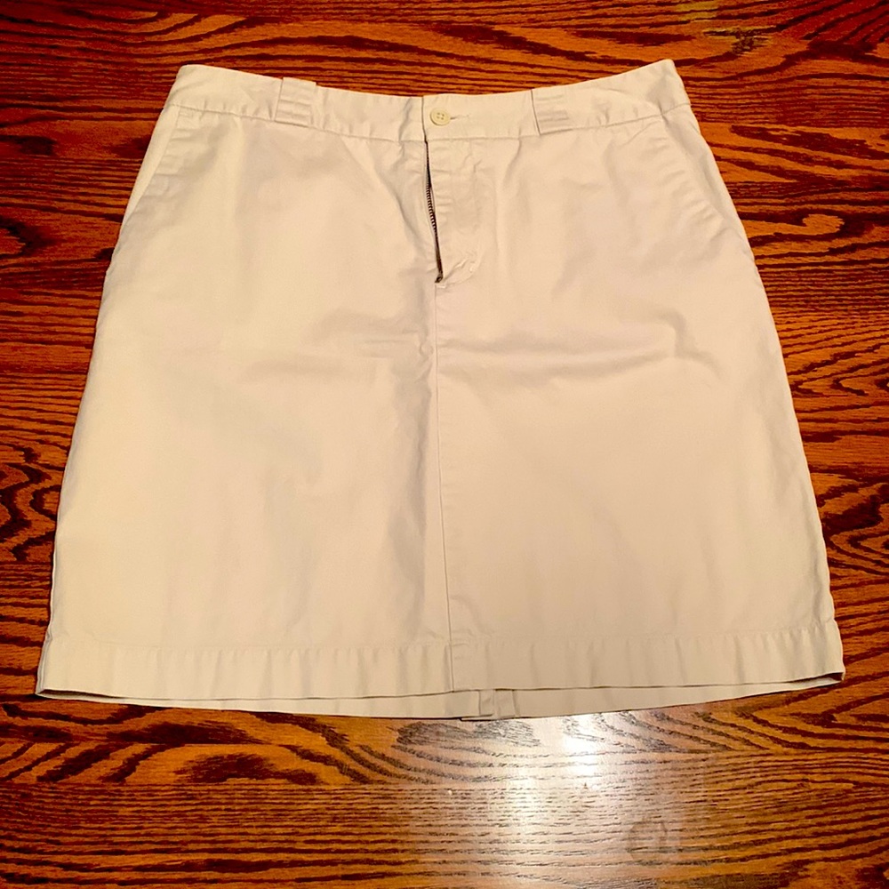 Gap khaki skirt. Size 6.